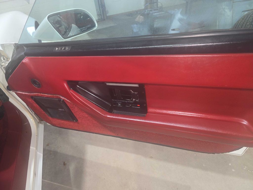 1985 Chevrolet Corvette Image 25