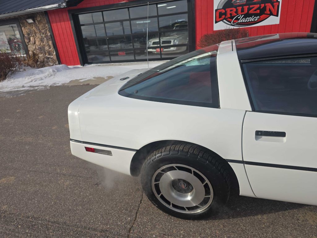 1985 Chevrolet Corvette Image 32