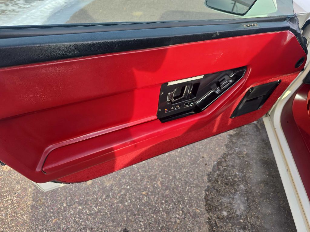 1985 Chevrolet Corvette Image 40