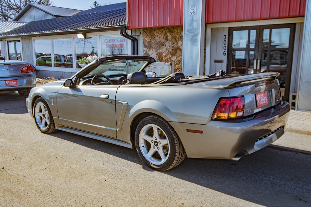 2001 Ford Mustang Image 2