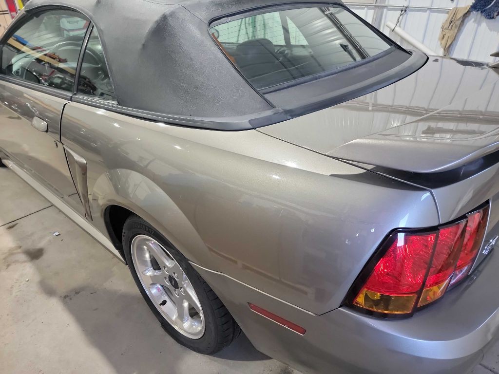 2001 Ford Mustang Image 18