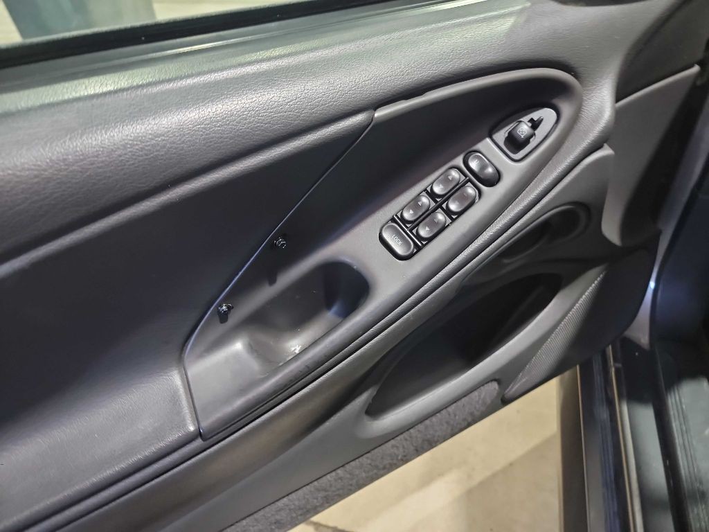 2001 Ford Mustang Image 33