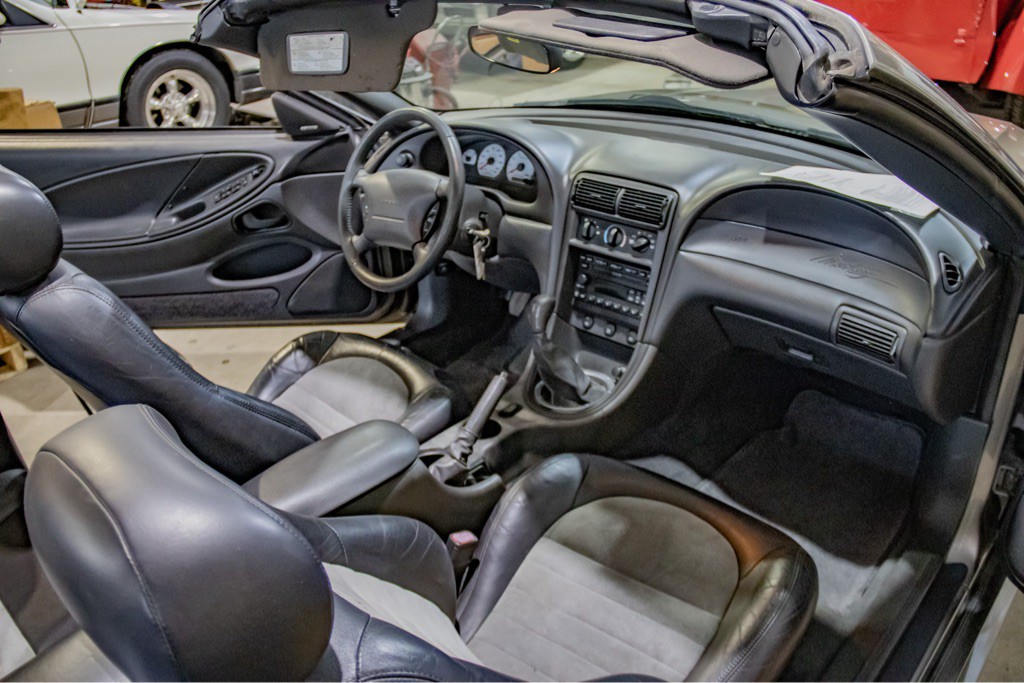 2001 Ford Mustang Image 44