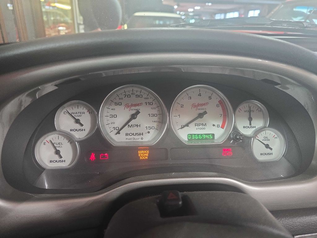 2004 Ford Mustang Image 25