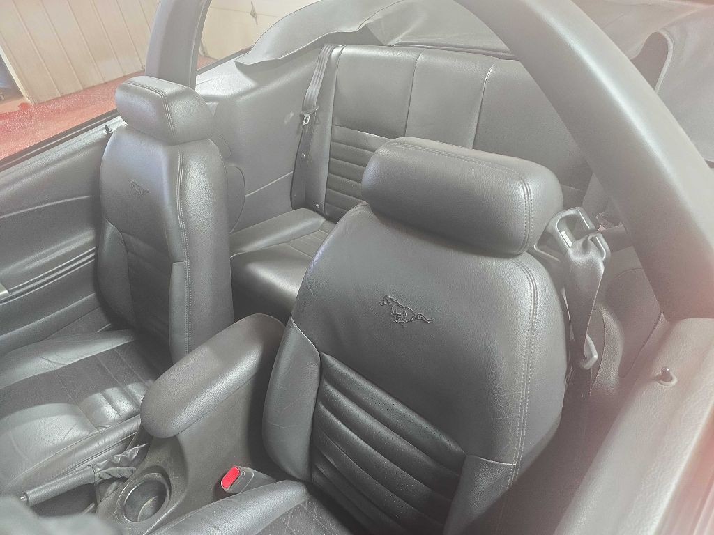 2004 Ford Mustang Image 26