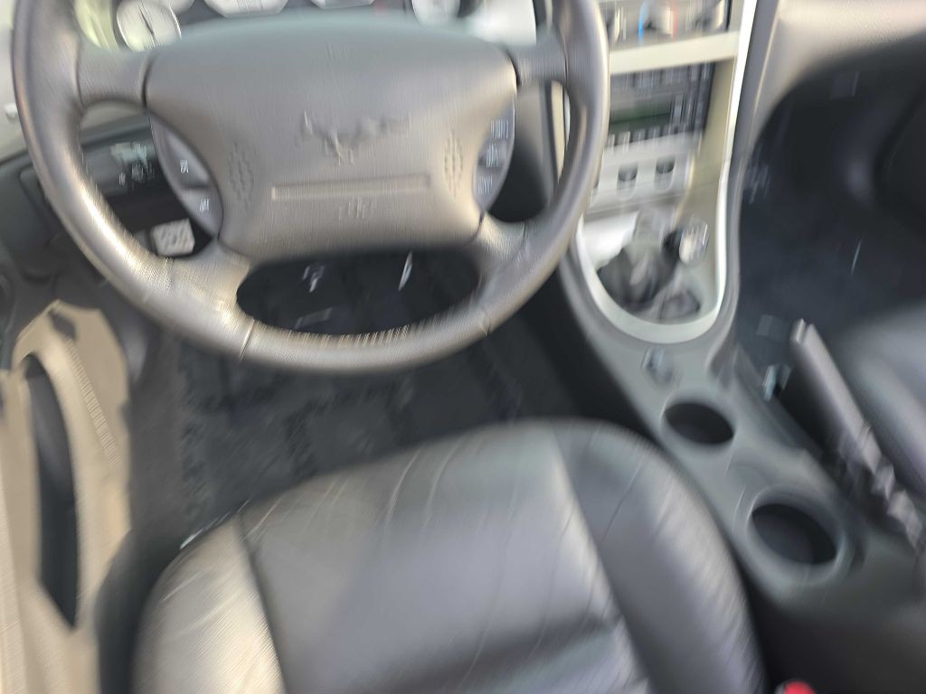 2004 Ford Mustang Image 38