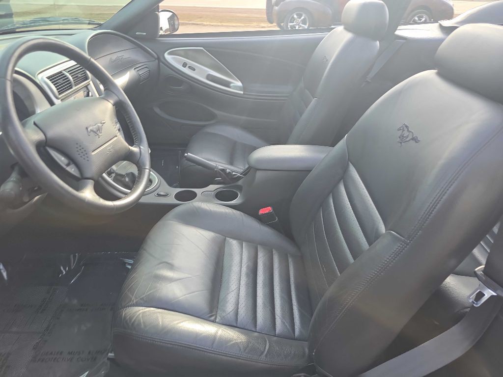 2004 Ford Mustang Image 40