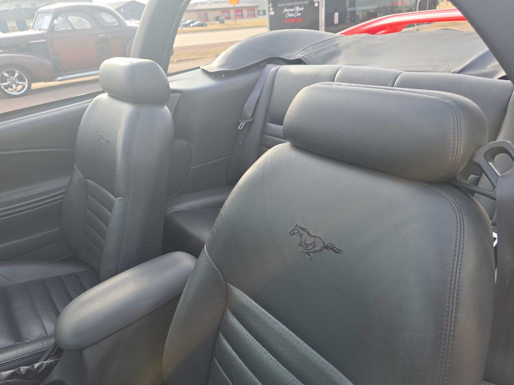 2004 Ford Mustang Image 41