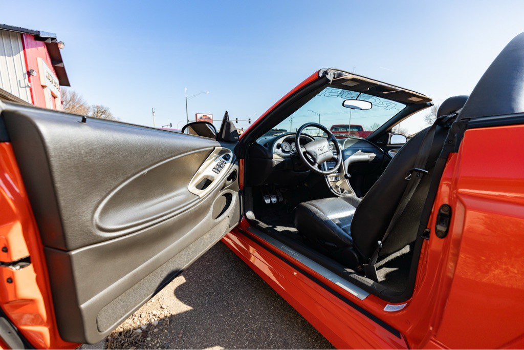 2004 Ford Mustang Image 86