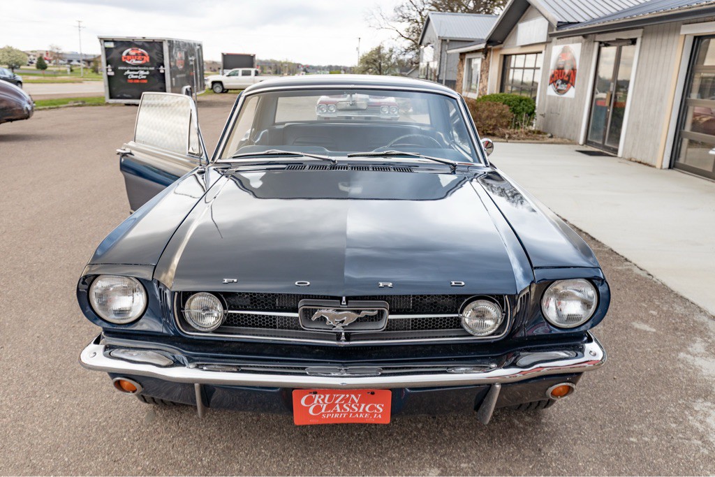 1965 Ford Mustang Image 2