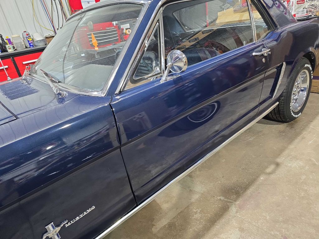 1965 Ford Mustang Image 4