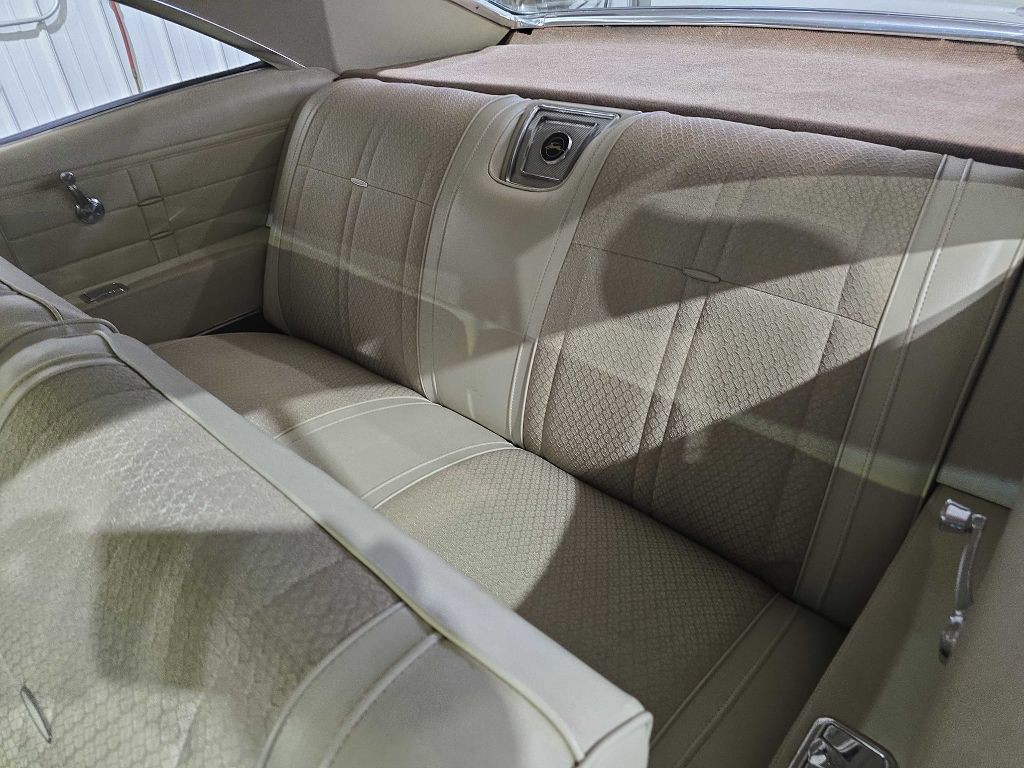 1966 Chevrolet Impala Image 10