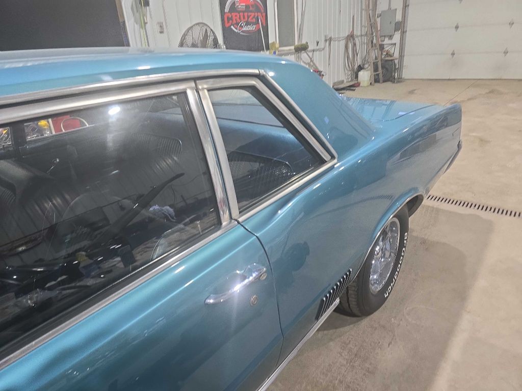 1964 Pontiac Lemans Image 2