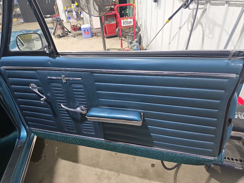 1964 Pontiac Lemans Image 24