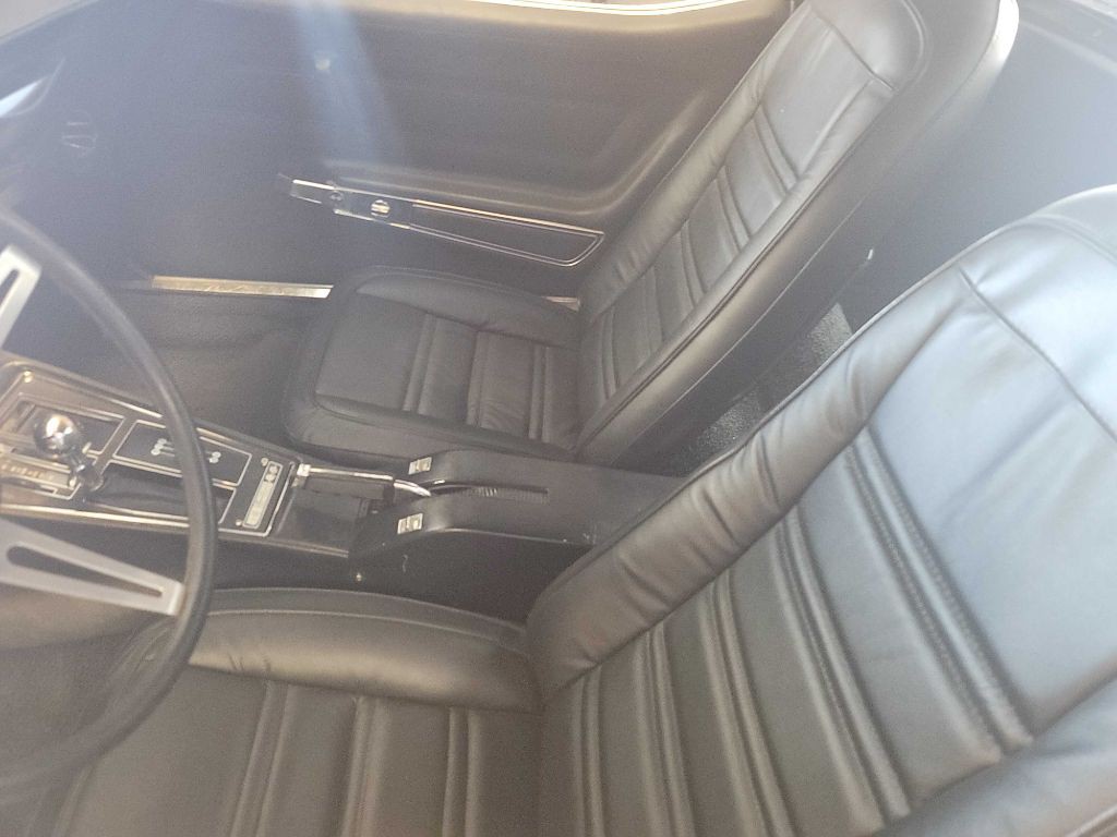 1975 Chevrolet Corvette Image 4