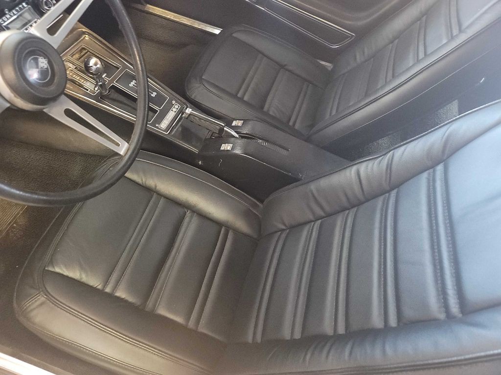 1975 Chevrolet Corvette Image 9