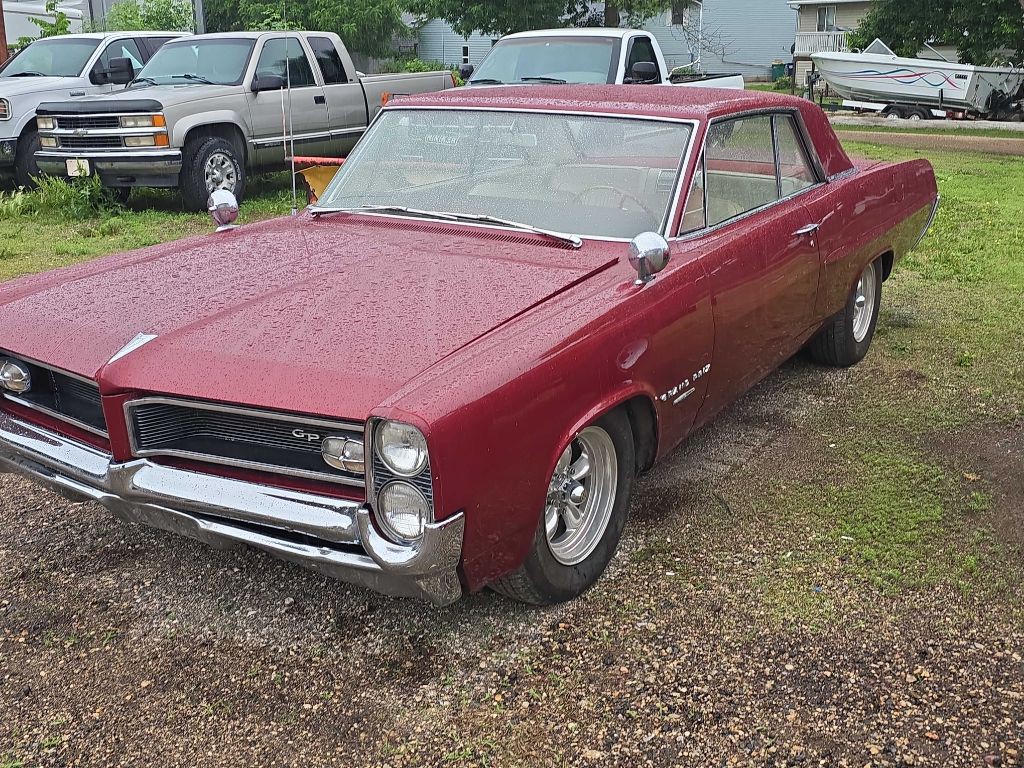 1964 Pontiac Grand Prix Image 2
