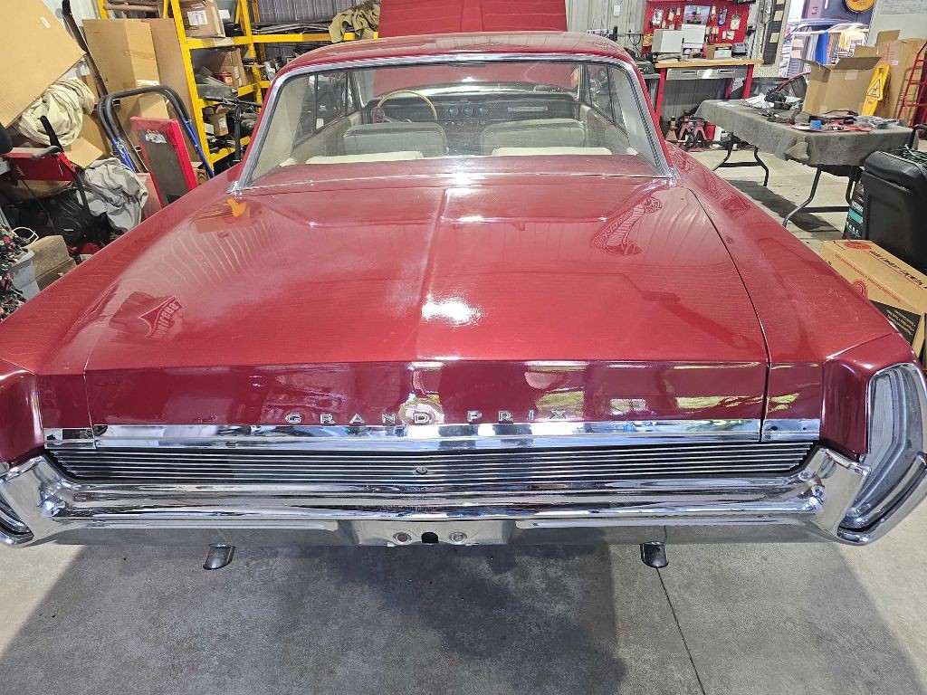 1964 Pontiac Grand Prix Image 5