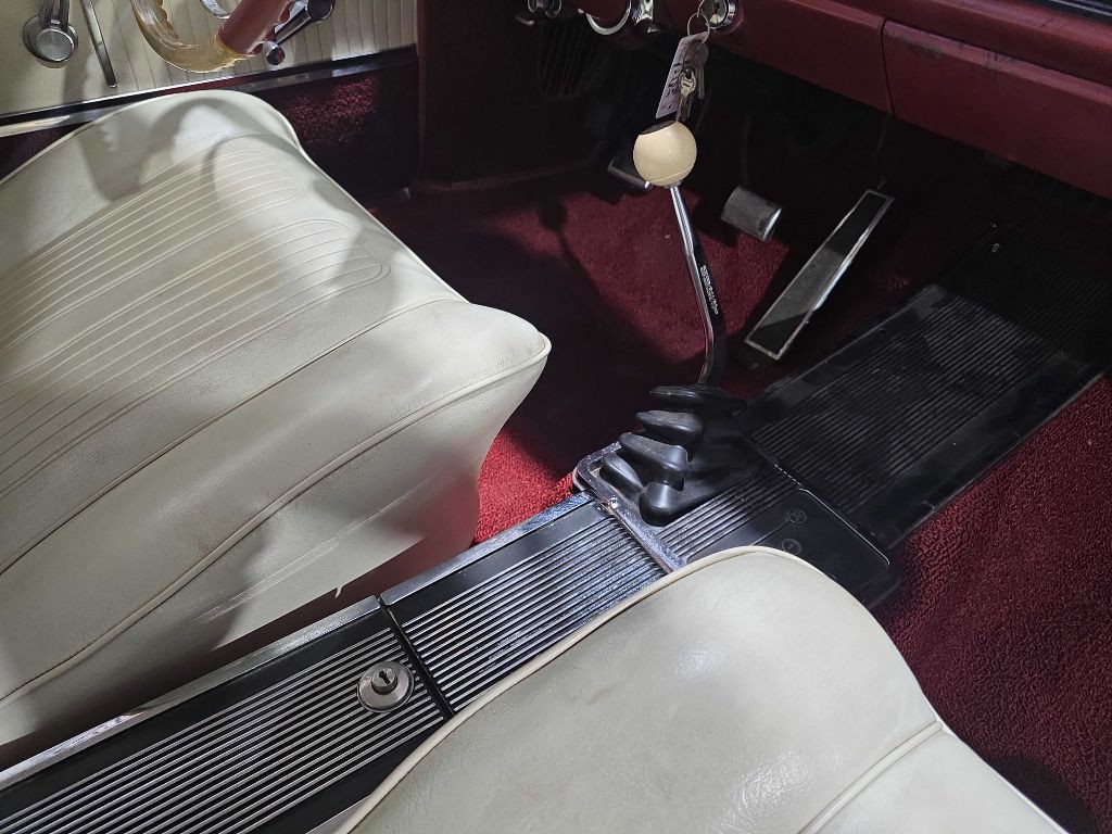 1964 Pontiac Grand Prix Image 23