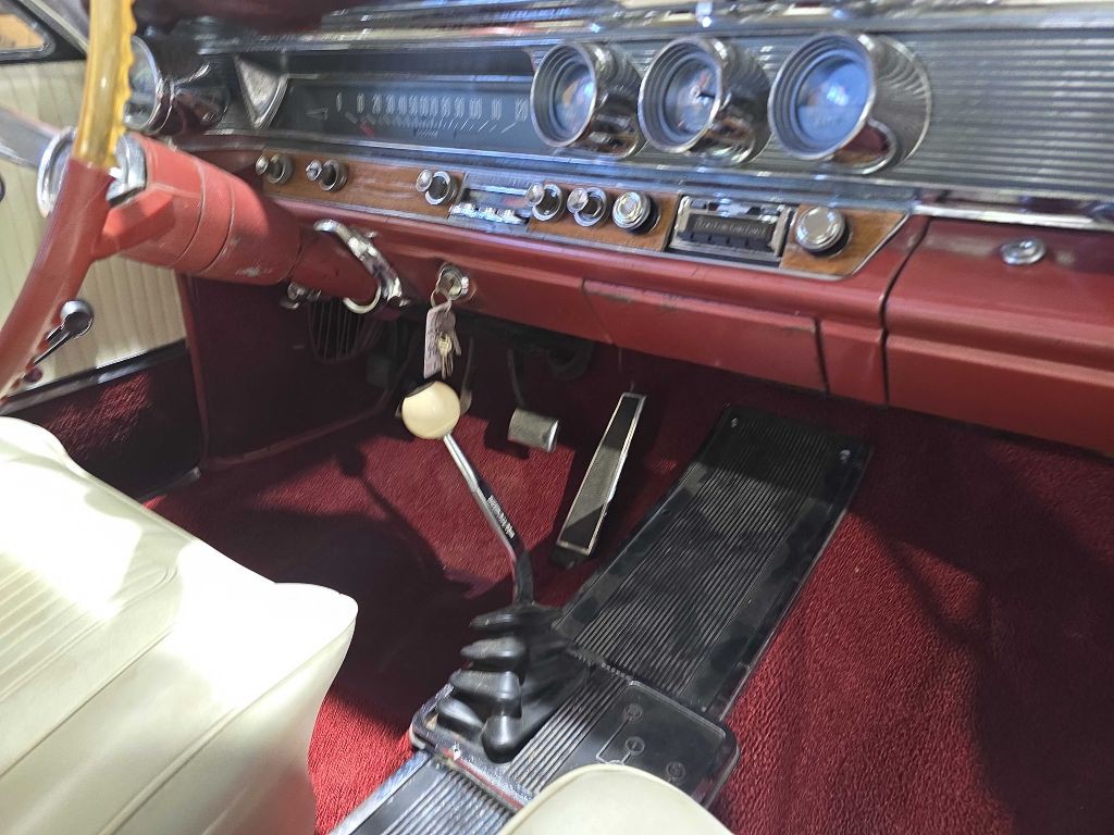 1964 Pontiac Grand Prix Image 24