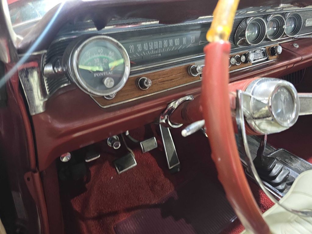 1964 Pontiac Grand Prix Image 27