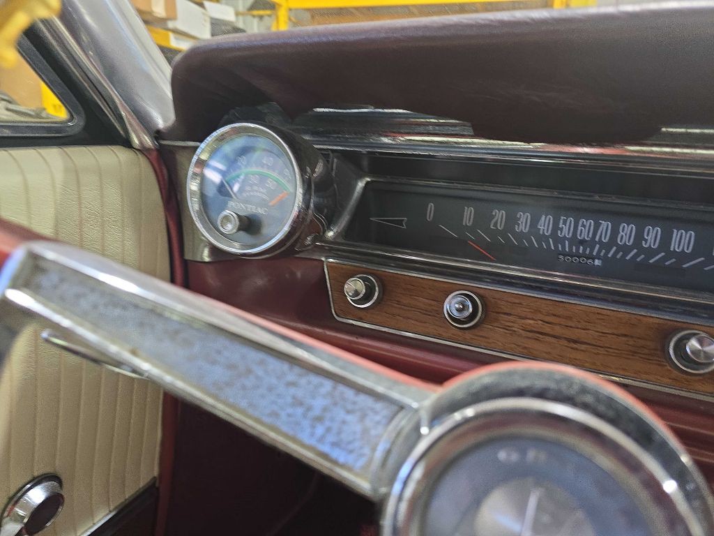 1964 Pontiac Grand Prix Image 32