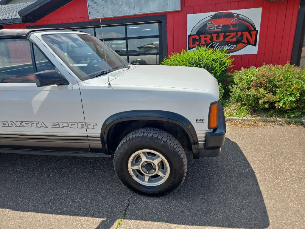 1989 Dodge Dakota Image 4