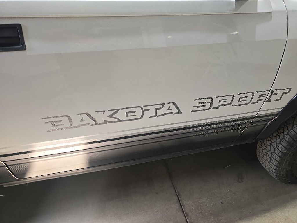 1989 Dodge Dakota Image 18