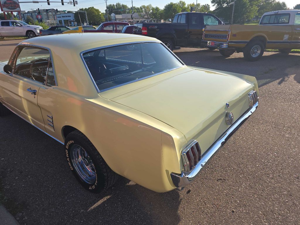 1966 Ford Mustang Image 39