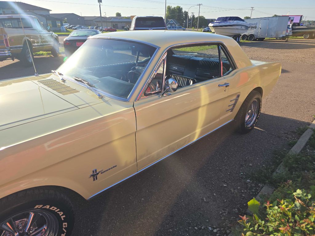 1966 Ford Mustang Image 45
