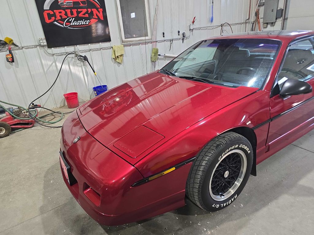 1988 Pontiac Fiero Image 4