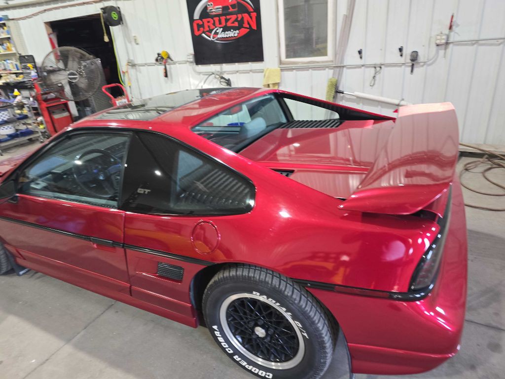 1988 Pontiac Fiero Image 7