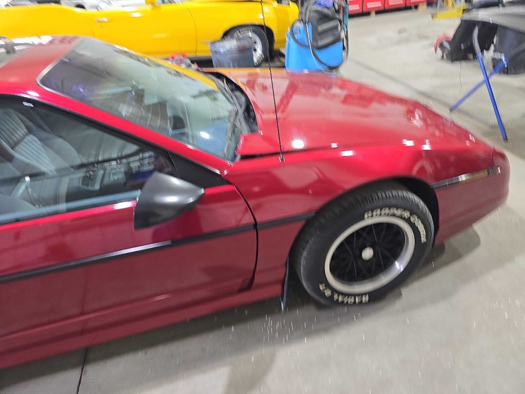 1988 Pontiac Fiero Image 10