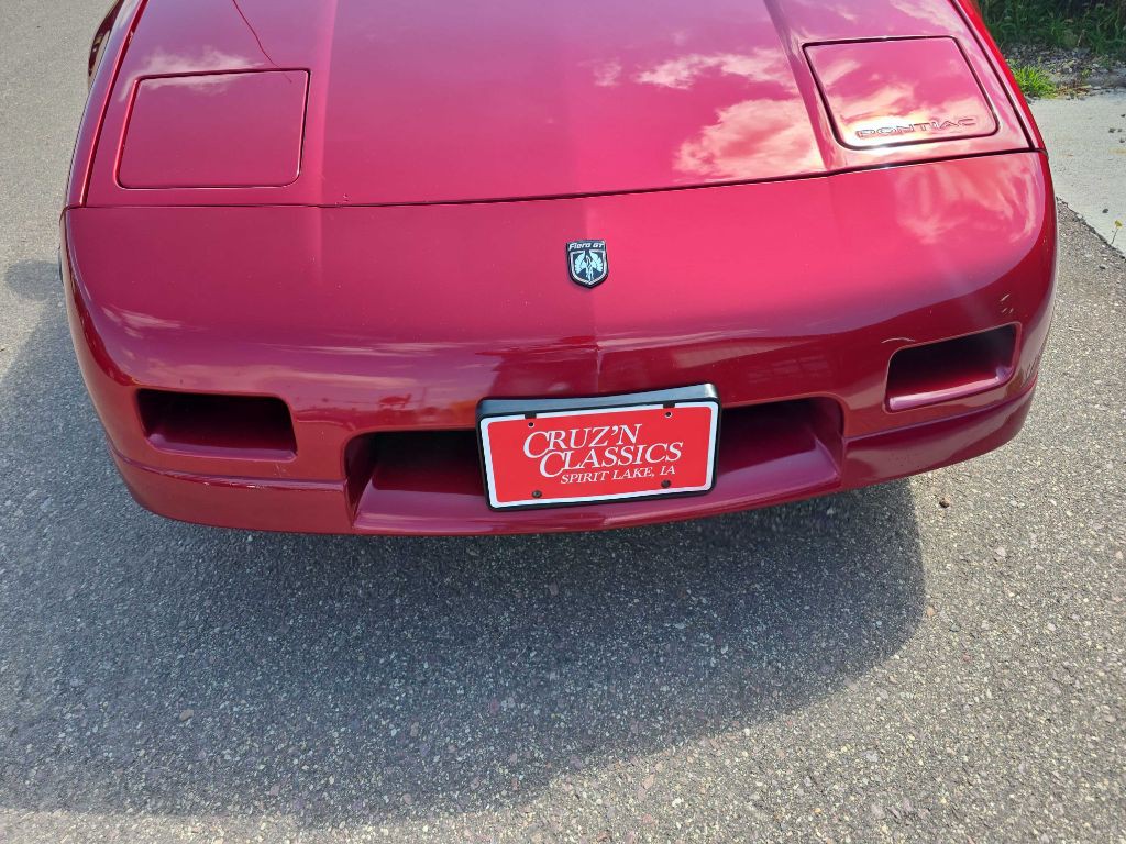 1988 Pontiac Fiero Image 18