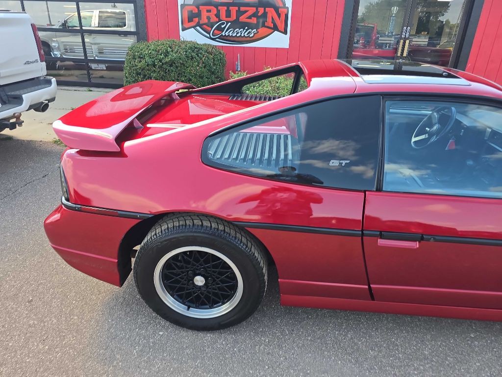 1988 Pontiac Fiero Image 22