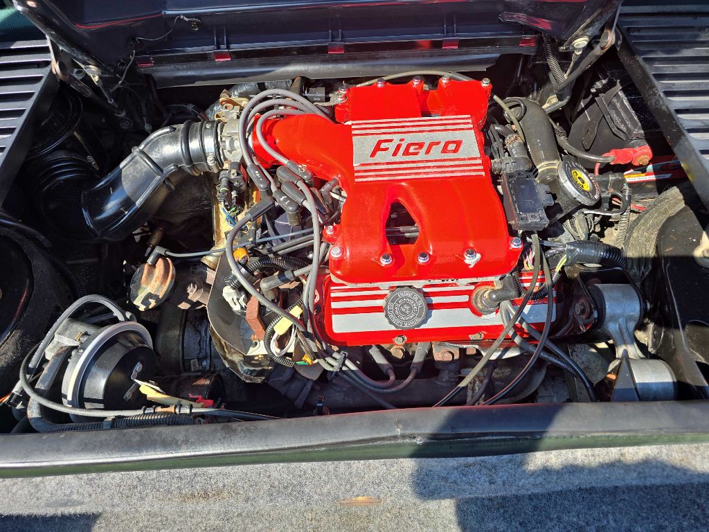 1988 Pontiac Fiero Image 26