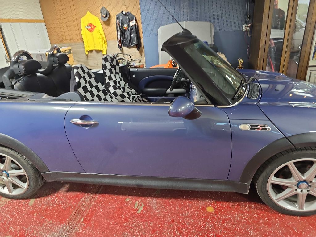 2005 MINI Cooper Image 2