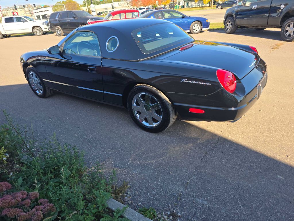 2002 Ford Thunderbird Image 11