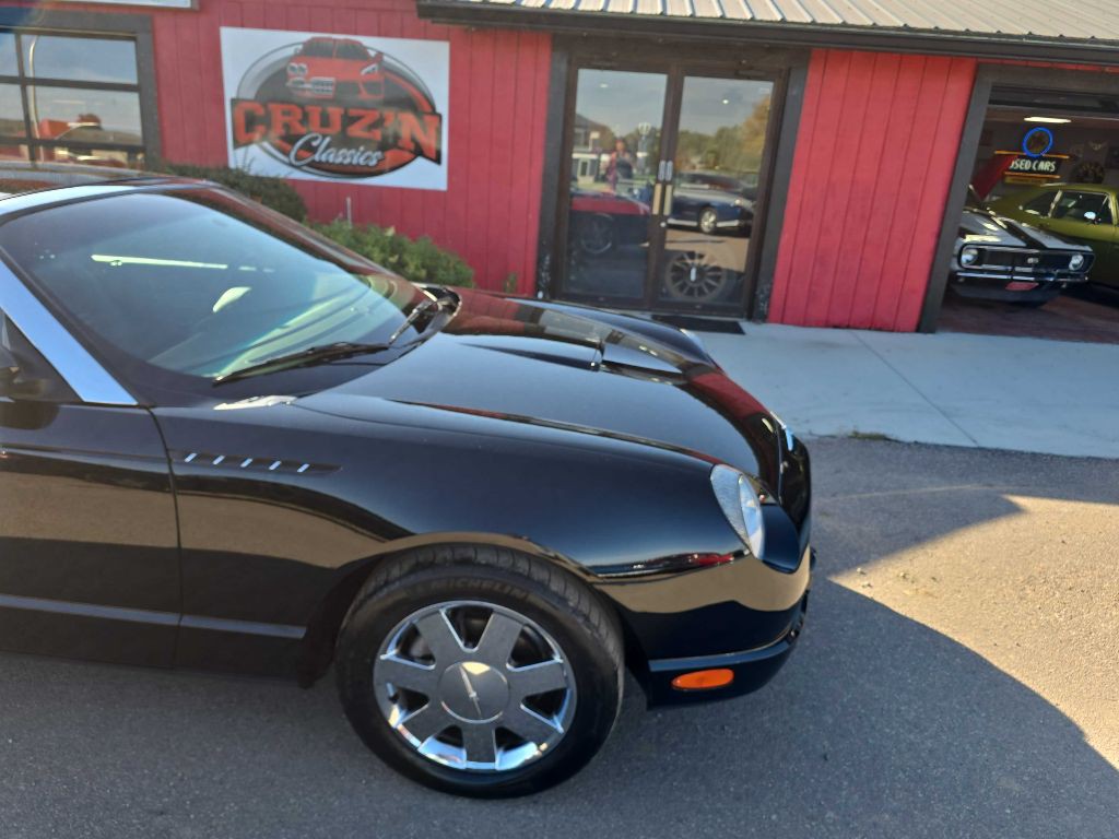 2002 Ford Thunderbird Image 24