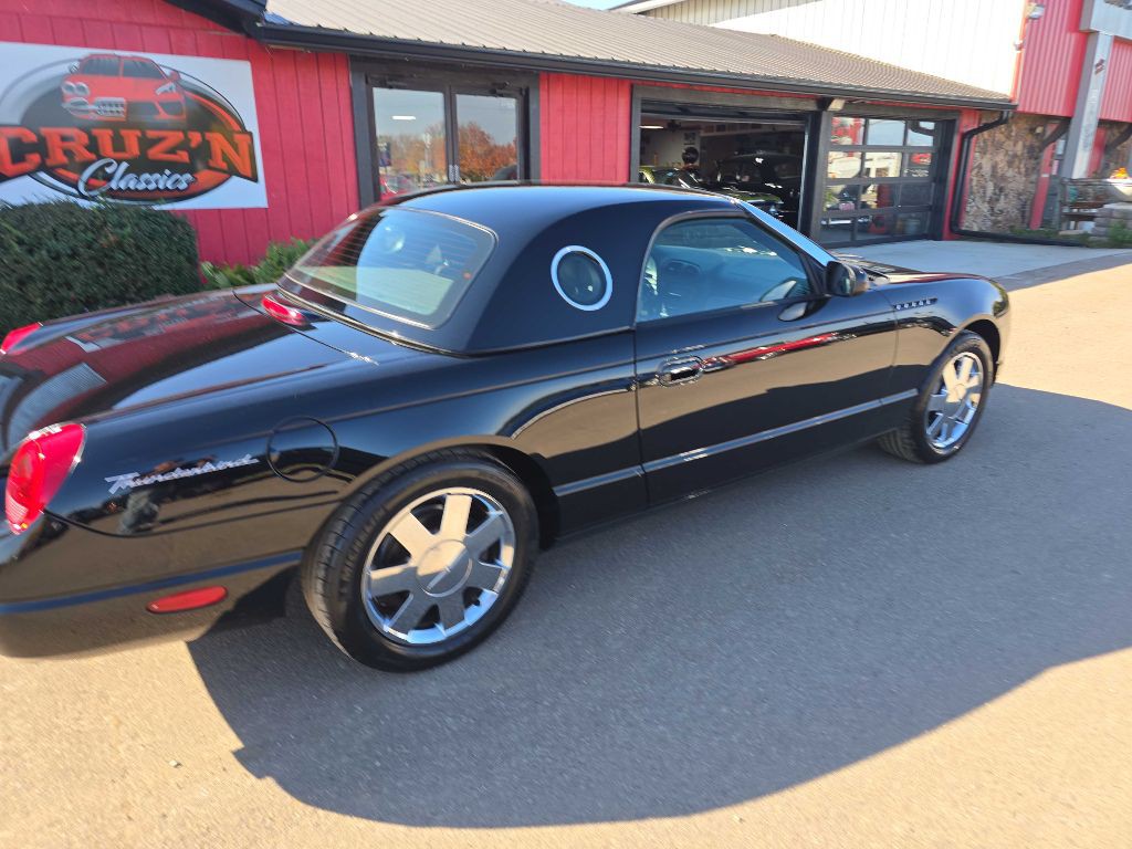 2002 Ford Thunderbird Image 30