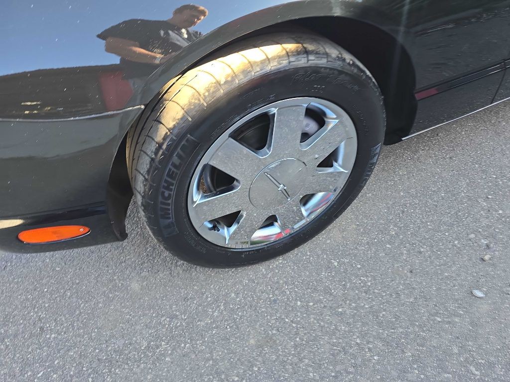 2002 Ford Thunderbird Image 31
