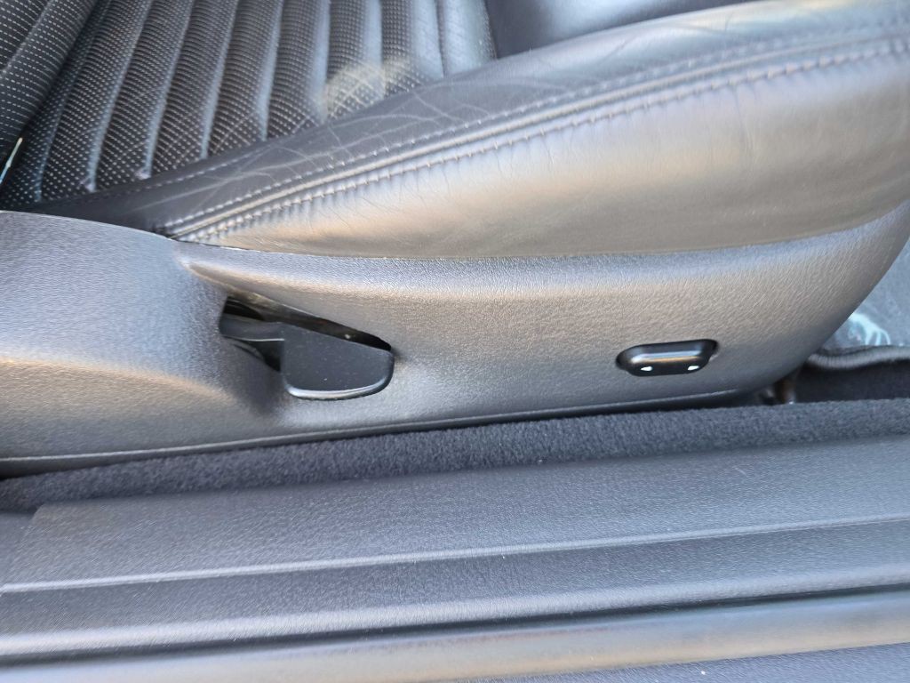 2002 Ford Thunderbird Image 46