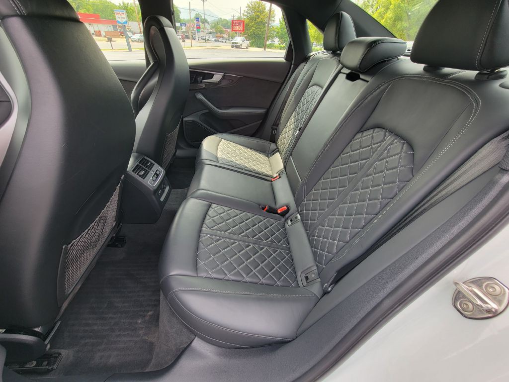 2023 Audi S4 Image 23