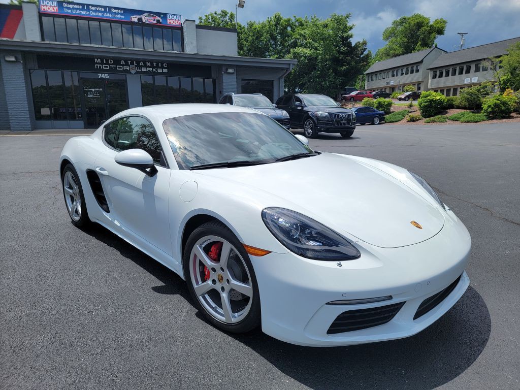 2023 Porsche Cayman Image 3