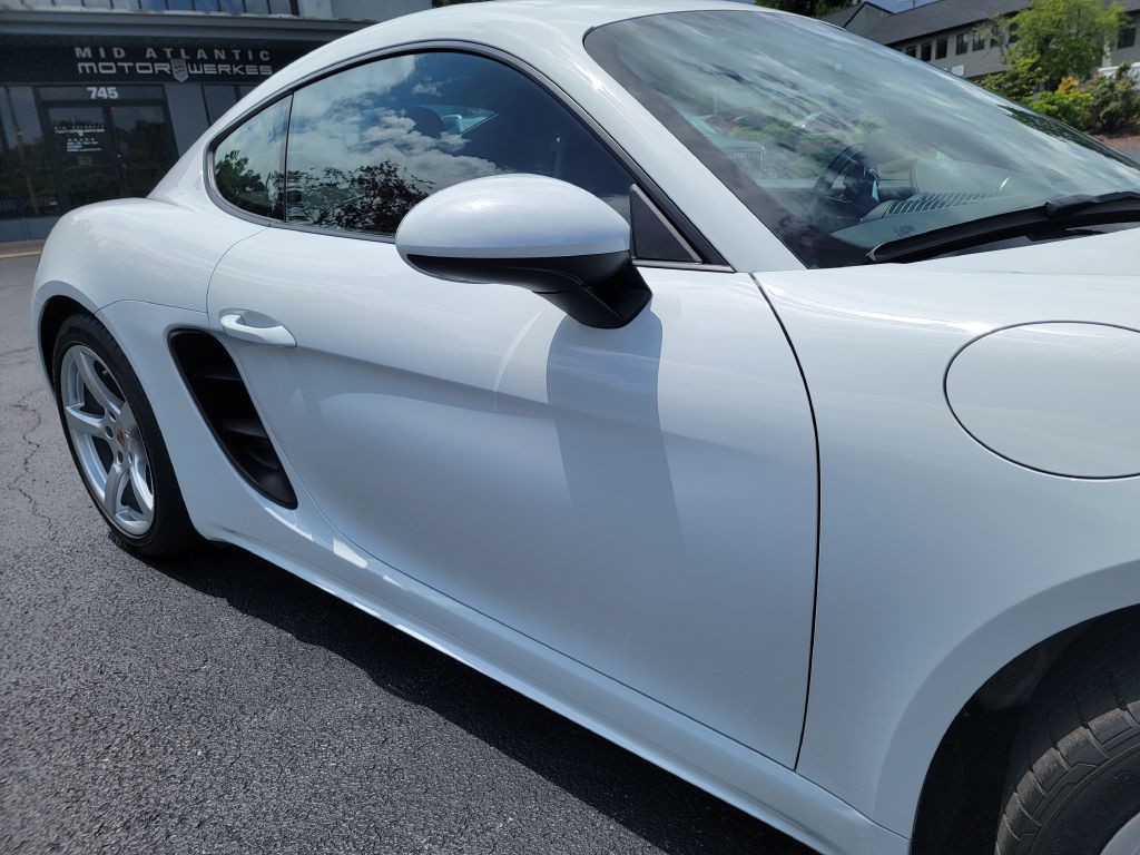2023 Porsche Cayman Image 9