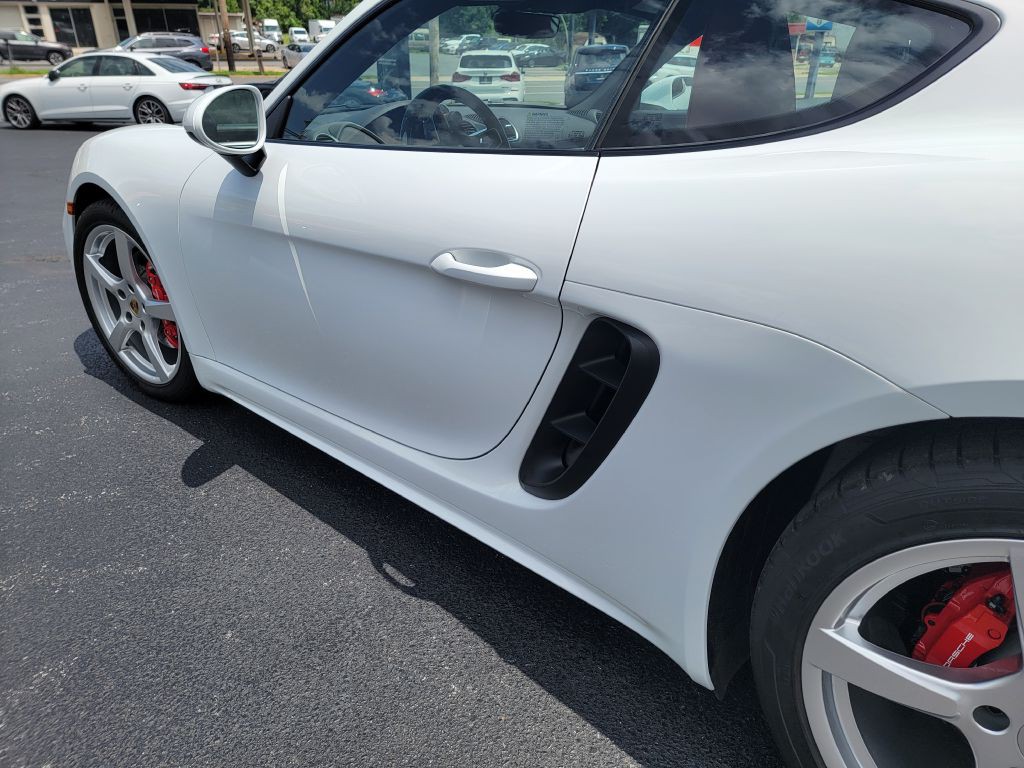 2023 Porsche Cayman Image 10