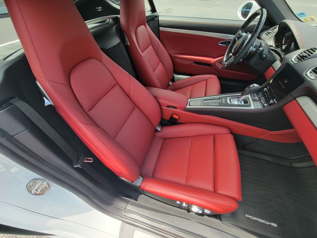 2023 Porsche Cayman Image 21