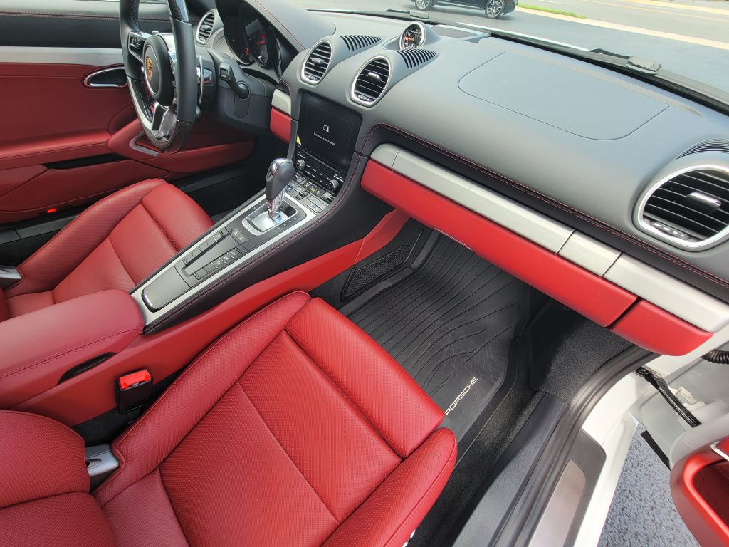 2023 Porsche Cayman Image 23