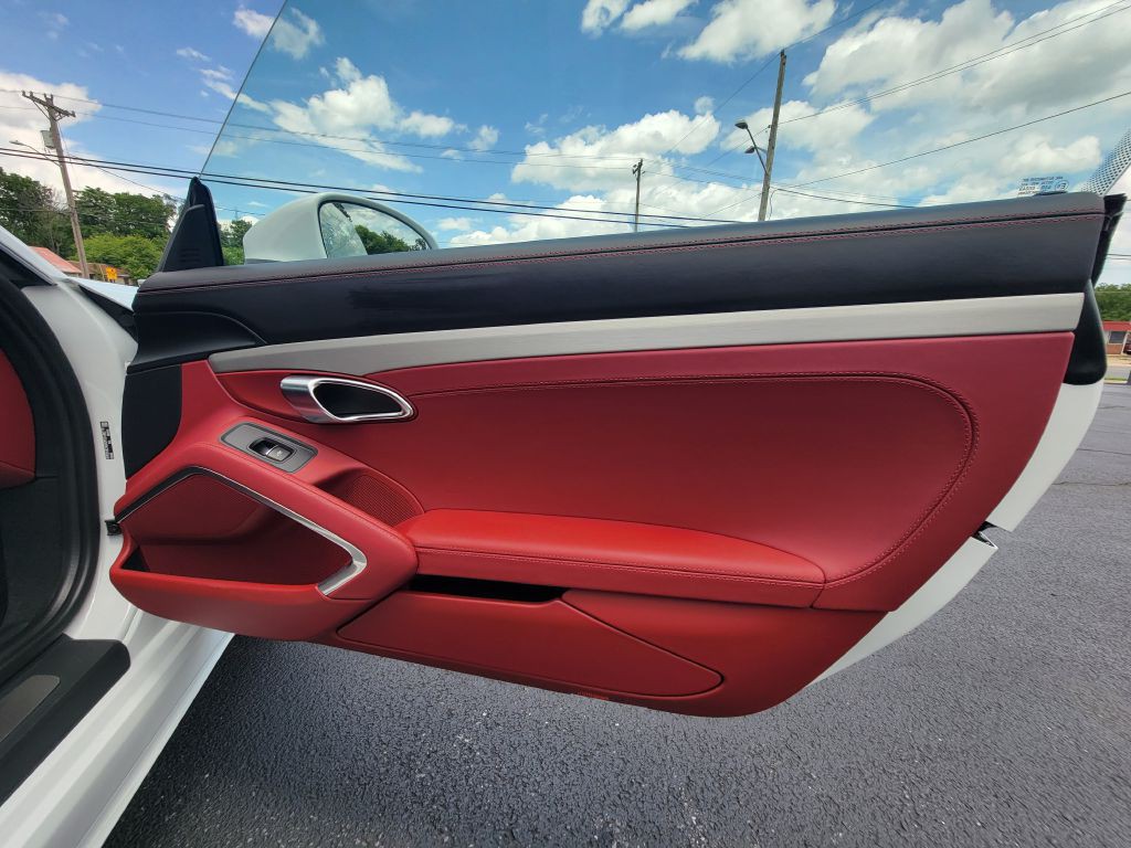 2023 Porsche Cayman Image 31