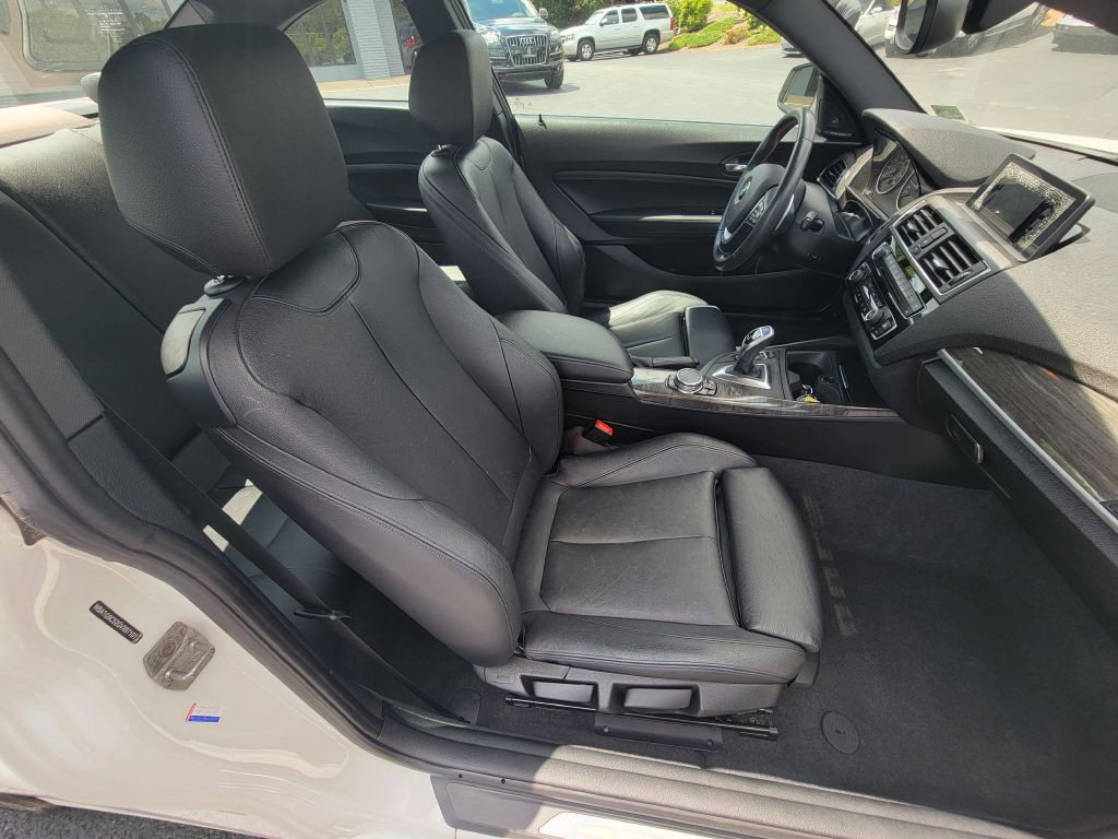 2016 BMW 2 Series Image 19